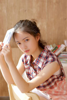 美女比基尼